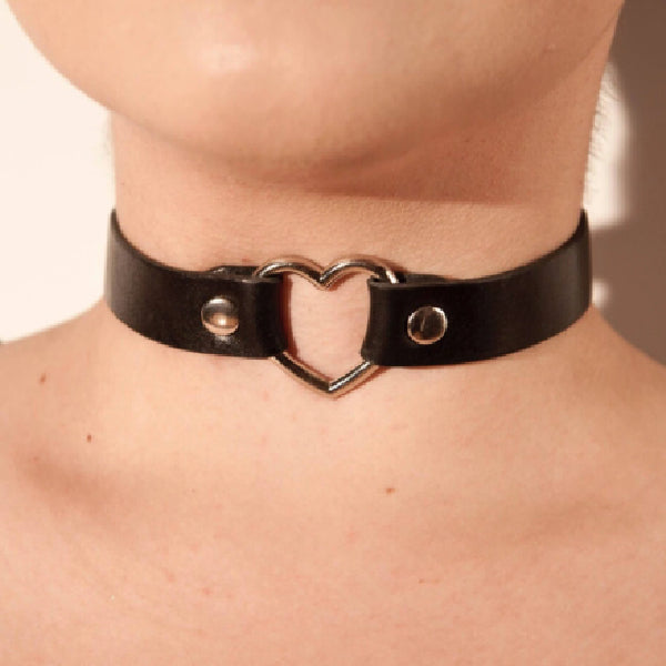 L'Amour Propre Leather Heart Ring Collar